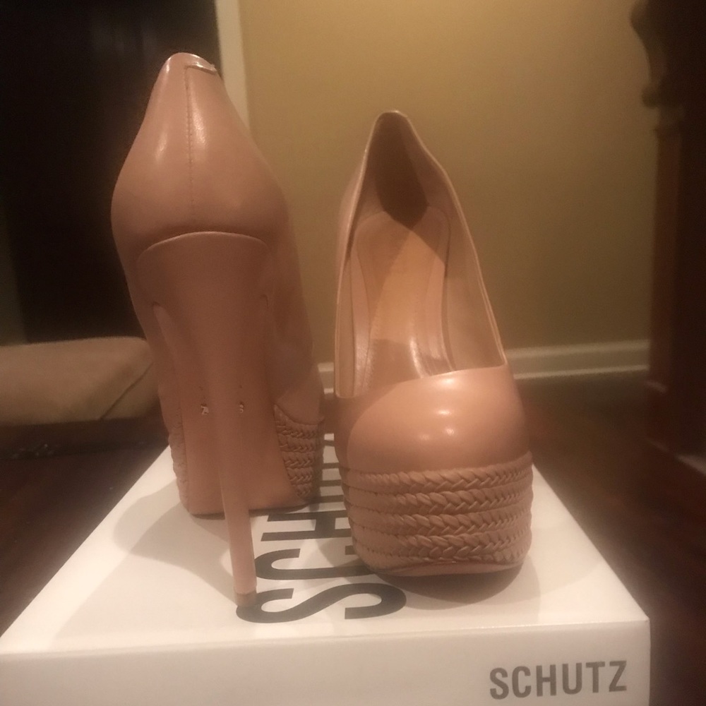 Platform pump with Braided platform detail
